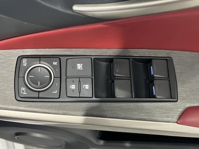 LEXUS IS300h