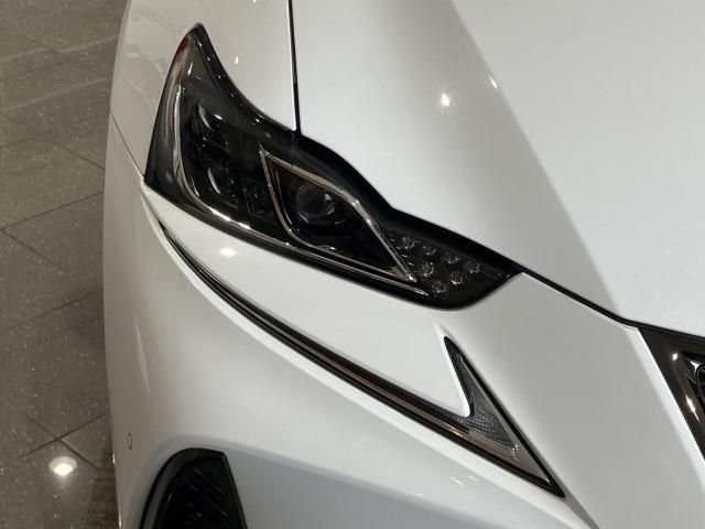 LEXUS IS300h