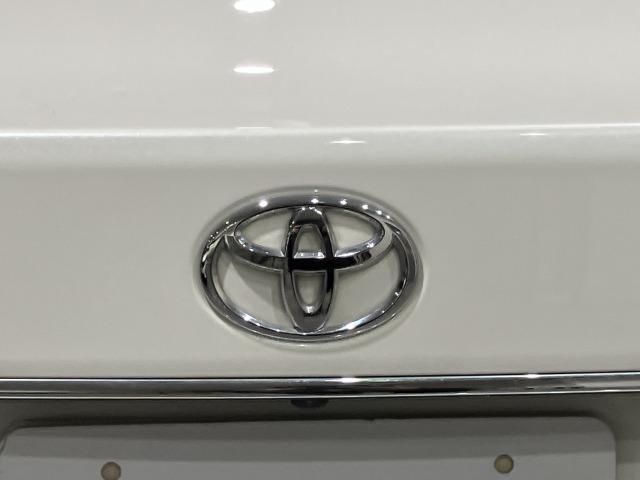 CROWN sedan