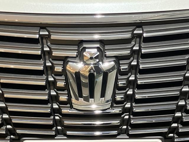 CROWN sedan