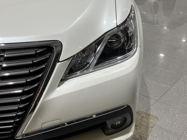 CROWN sedan