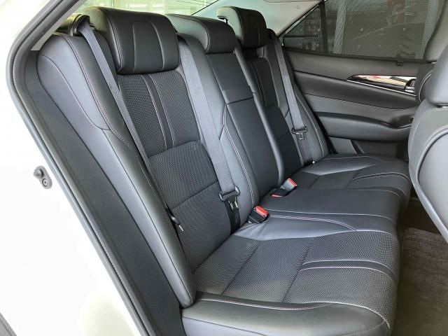 CROWN sedan
