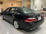 CROWN sedan hybrid