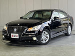 CROWN sedan hybrid