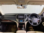 CROWN sedan hybrid