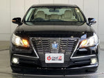 CROWN sedan hybrid