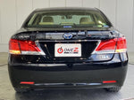CROWN sedan hybrid