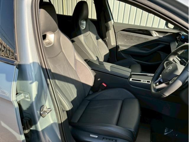 VOLKSWAGEN PASSAT wagon