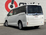 VOXY HYBRID