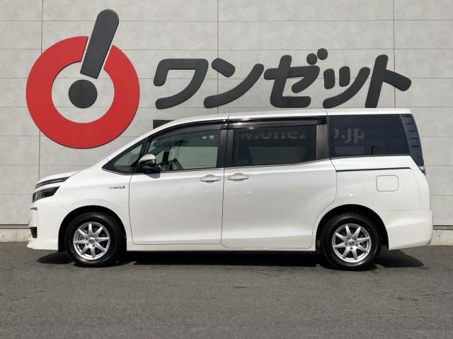 VOXY HYBRID