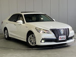 CROWN sedan hybrid