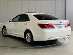 CROWN sedan hybrid