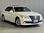 CROWN sedan hybrid