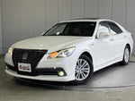 CROWN sedan hybrid