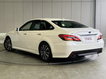 CROWN sedan hybrid