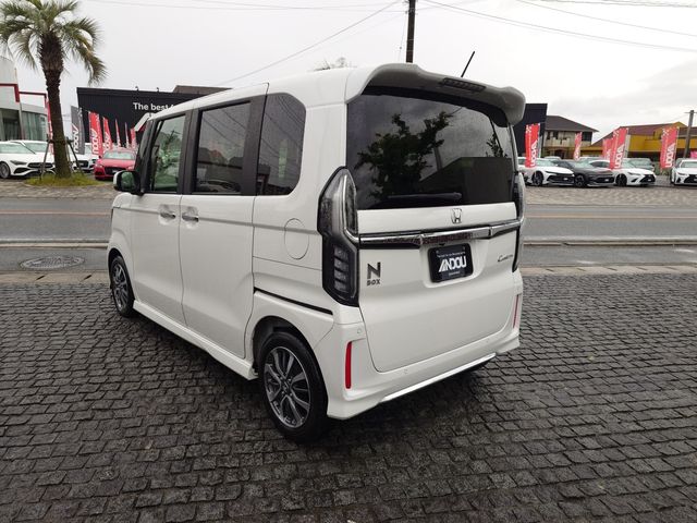 N BOX CUSTOM