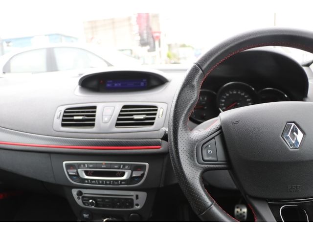 RENAULT MEGANE ESTATE
