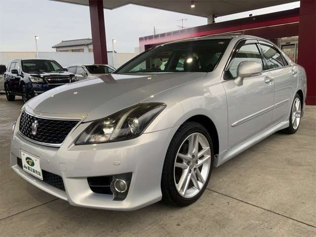 CROWN sedan