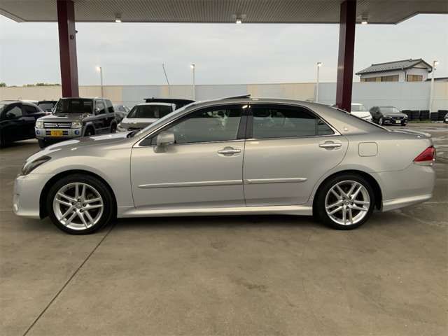 CROWN sedan