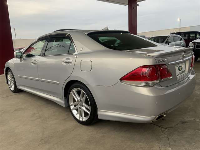 CROWN sedan