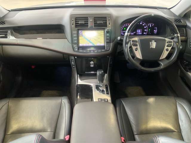 CROWN sedan