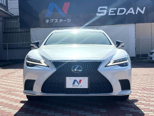 LEXUS LS500h 4WD