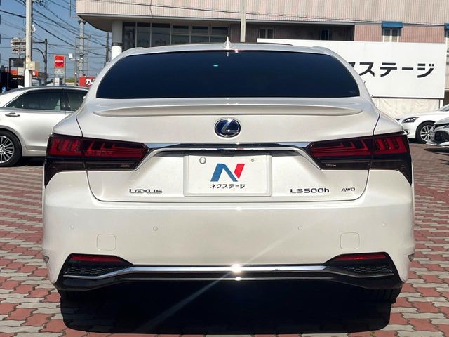LEXUS LS500h 4WD