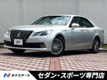 CROWN sedan hybrid
