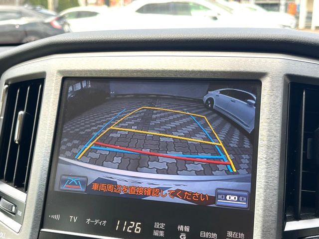 CROWN sedan hybrid
