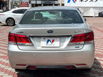 CROWN sedan hybrid