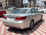 CROWN sedan hybrid