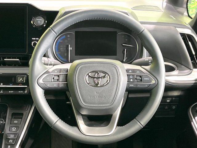 VOXY HYBRID