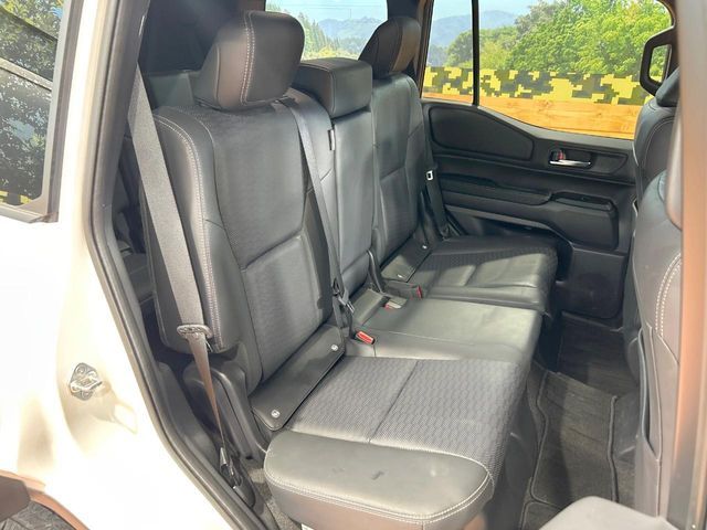 LANDCRUISER 250