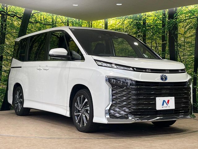 VOXY HYBRID