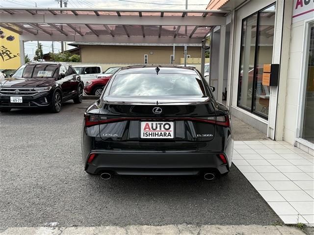 LEXUS IS300h