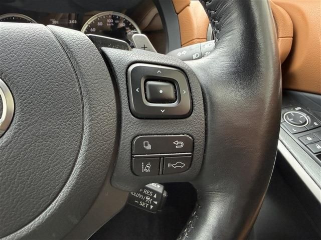 LEXUS IS300h