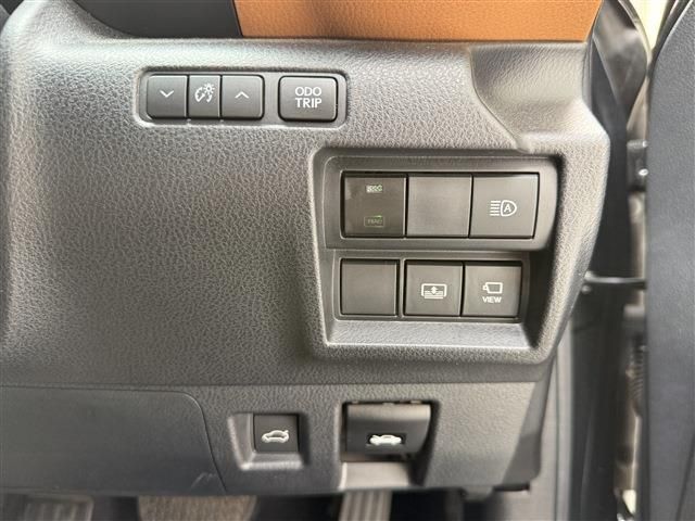 LEXUS IS300h