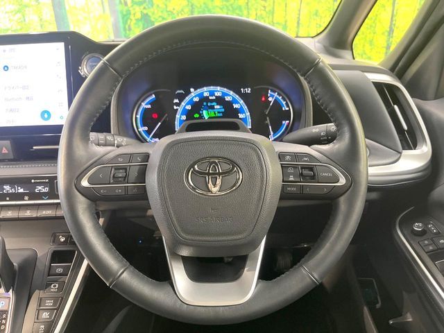 VOXY HYBRID