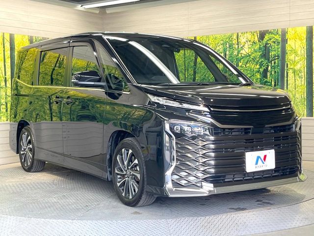 VOXY HYBRID