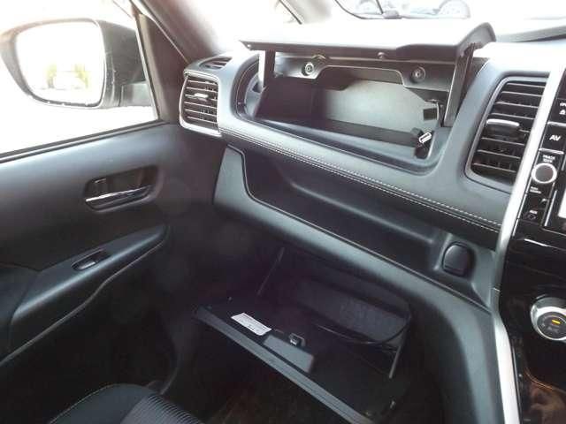 SERENA  S-HYBRID 4WD