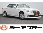 CROWN sedan hybrid