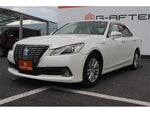 CROWN sedan hybrid