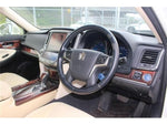 CROWN sedan hybrid