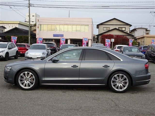 AUDI A8