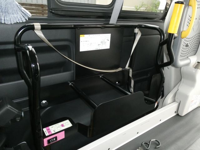 HIACE COMMUTER