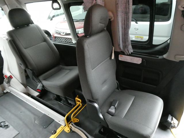 HIACE COMMUTER