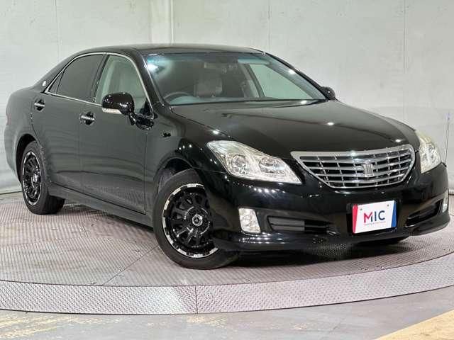 CROWN sedan