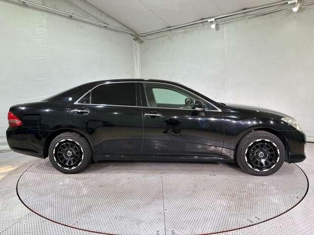 CROWN sedan