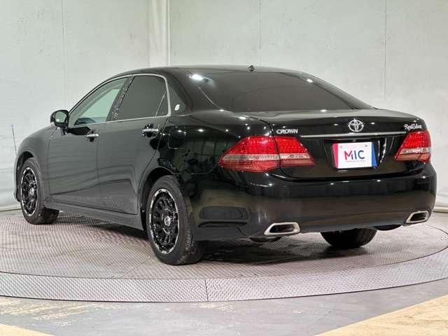 CROWN sedan