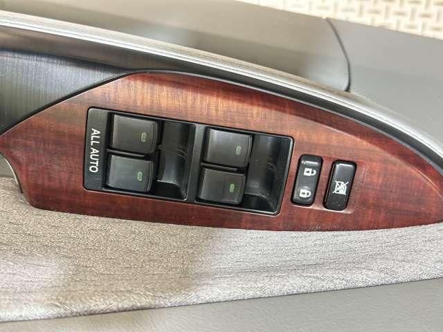 CROWN sedan